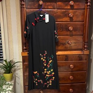 MISSLOOK Black Maxi Dress with Red & Yellow Floral Embroidery